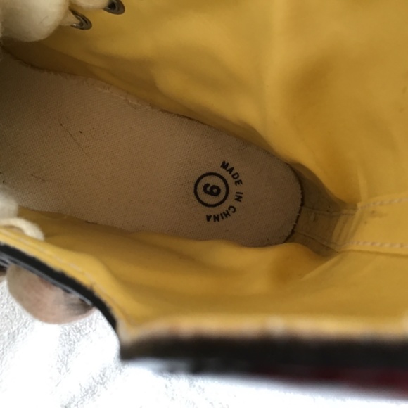 Classic Black Ice Skates - Picture 6 of 9